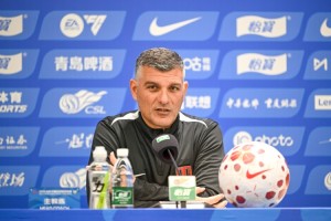 kaiyun中心-阿洛伊西：韦世豪吃牌后控制了自己 我们主客场都有很强竞争力